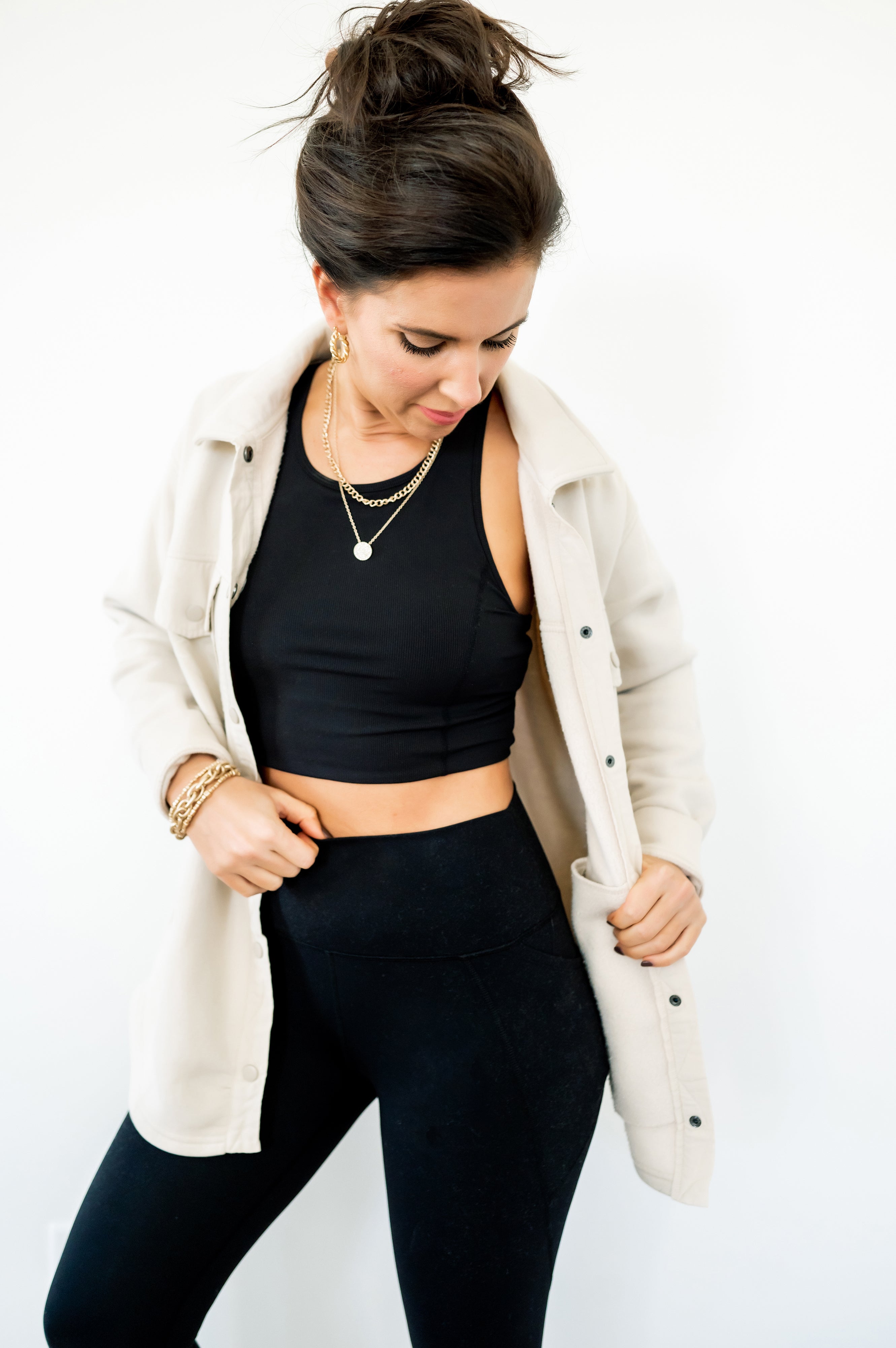 Ribbed active crop top, black leggings with pockets