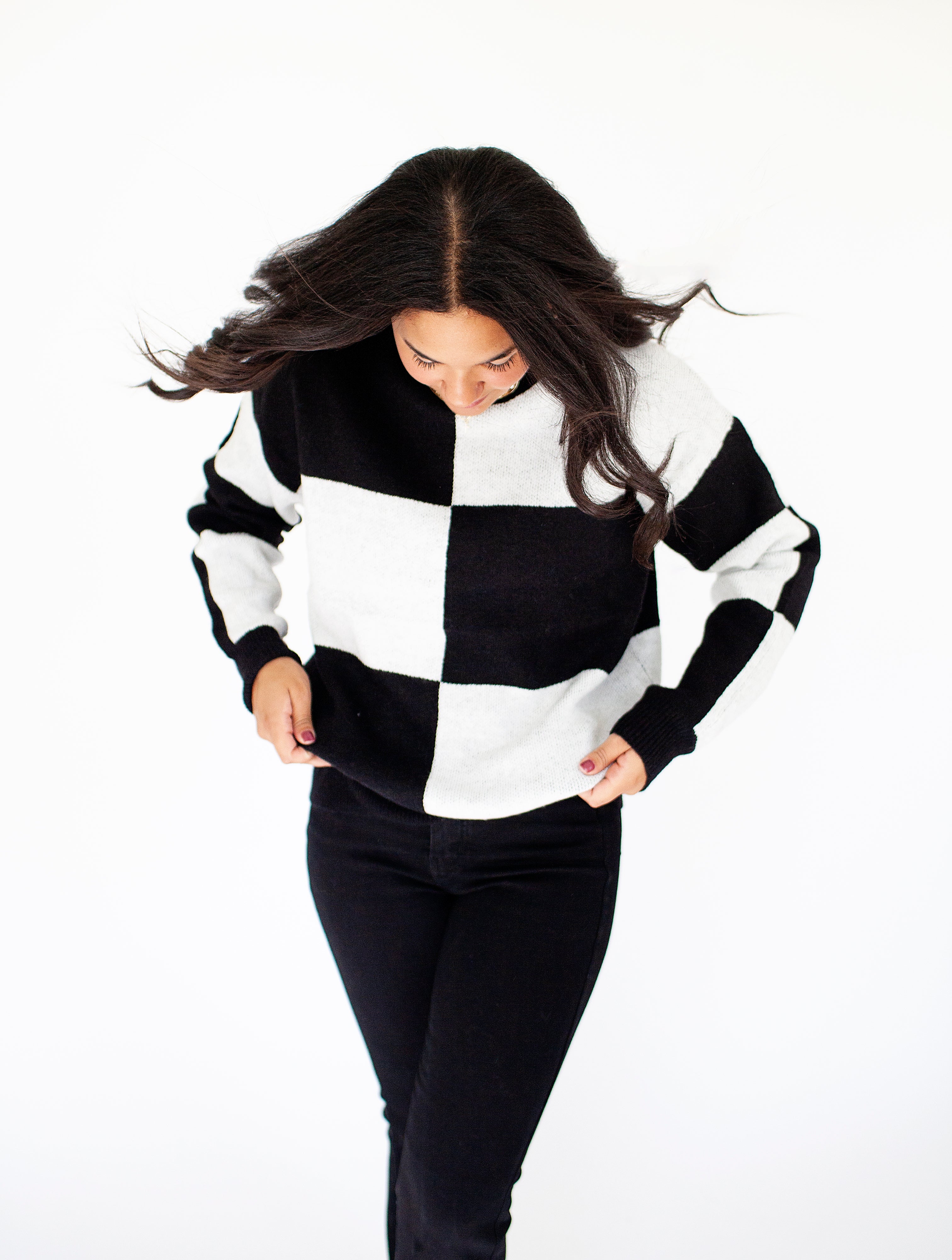 MONROE CHECKERED KNIT SWEATER