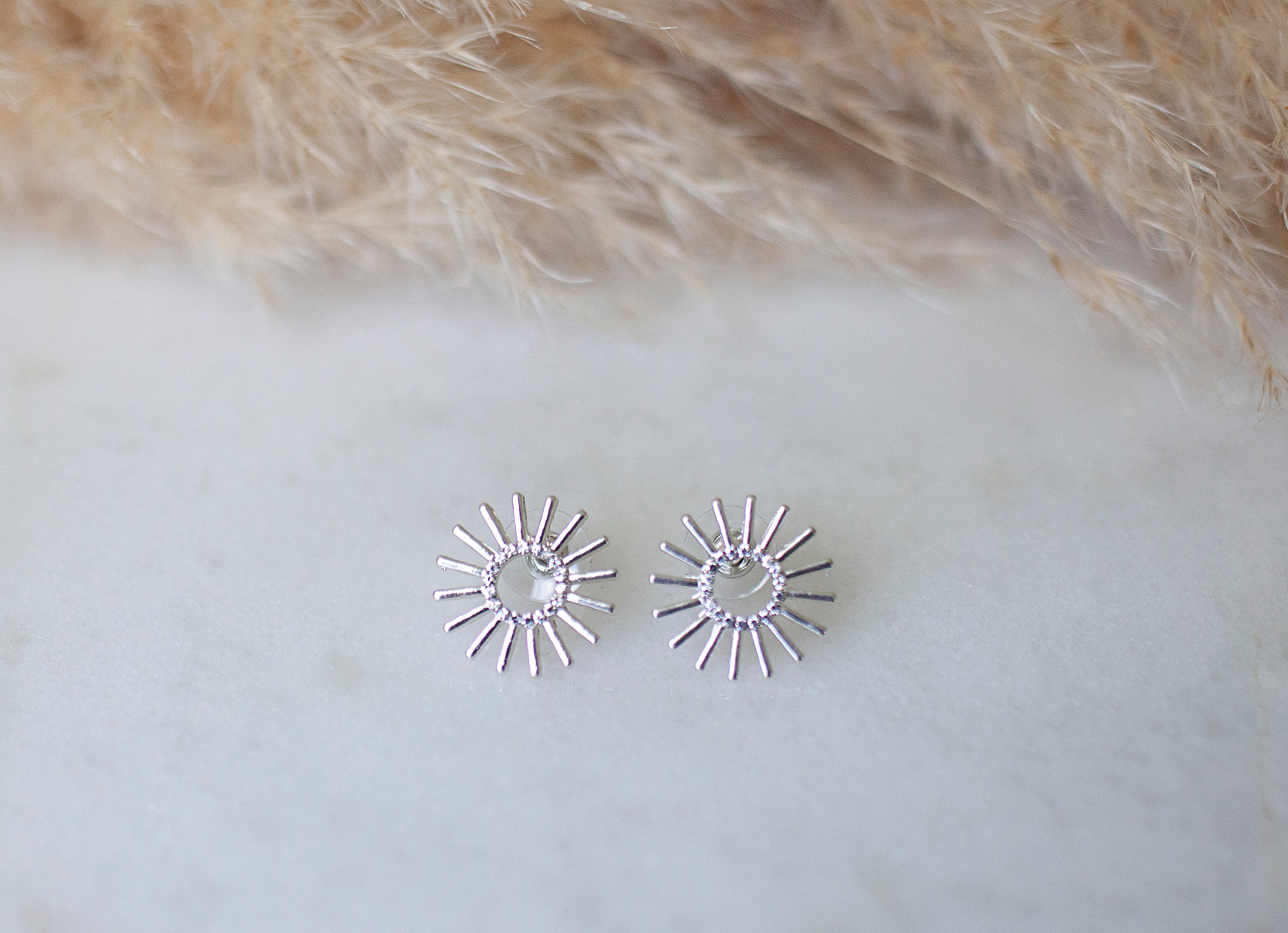 SUNBURST STUD EARRING