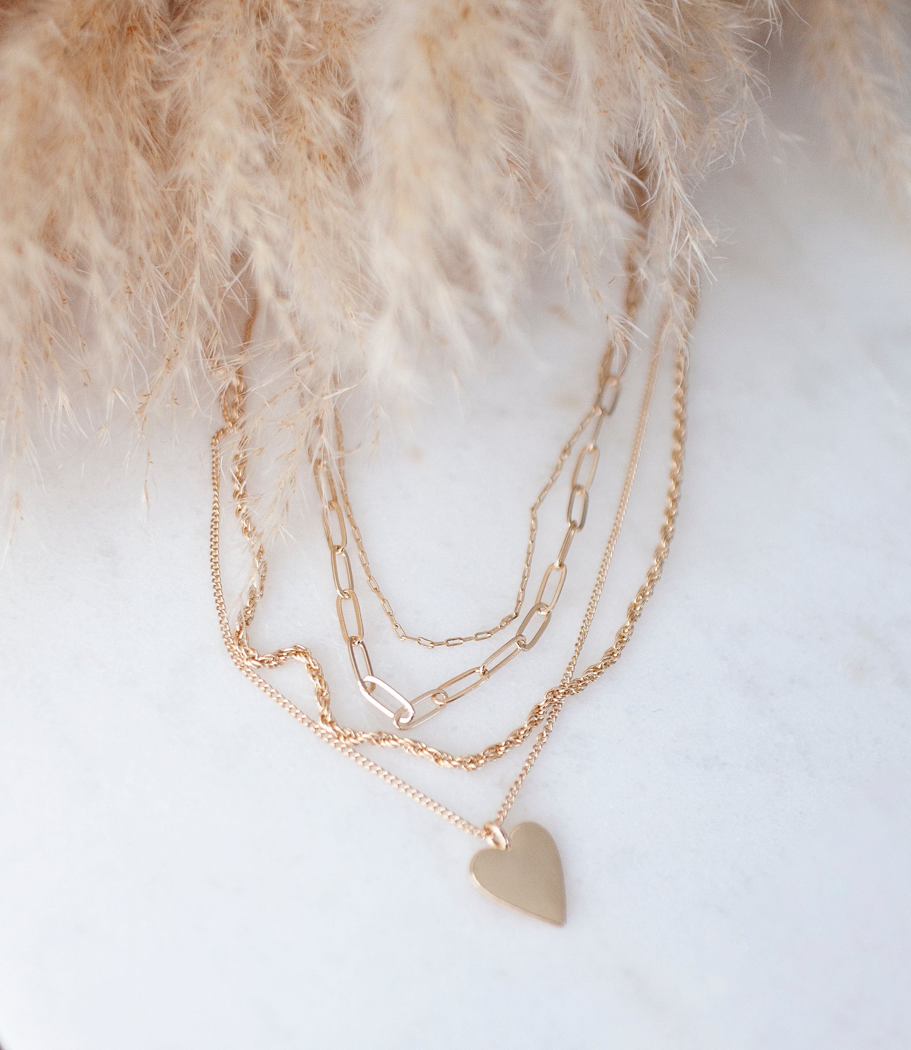 HEART CHAIN LAYERED PENDANT NECKLACE